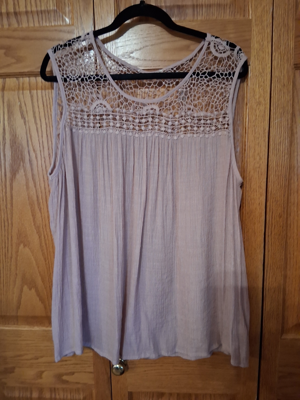 Sleeveless Lace Yoke Tank Top in Light Pink